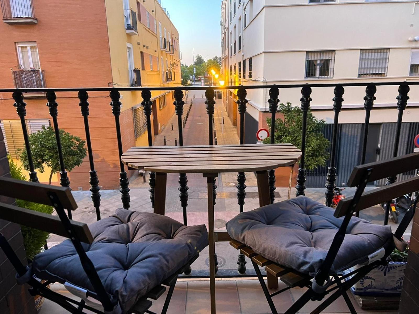 Apartamento Con Balcon Castilla Triana Sevilla Eksteriør bilde
